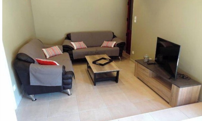 Sury-pres-Lere House | Stunning Le Clos Terre: Ocean View & Pet-Friendly Retreat