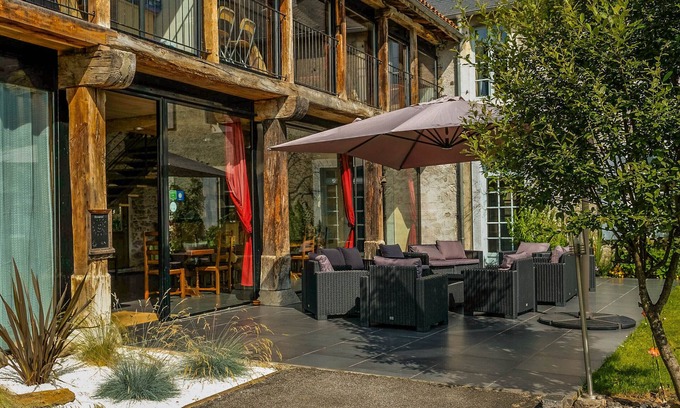 La Barthe-de-Neste Bed & Breakfast | Cozy Getaway at Le Closier with Breakfast Included