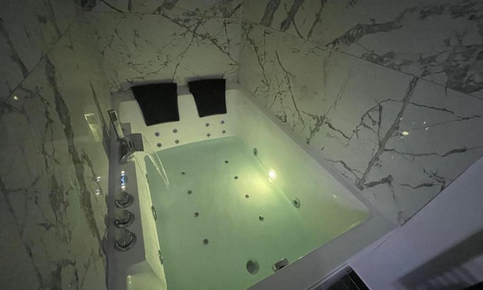 Sens Apartment | Discover Le Cocon Balnéo: Pet & Child-Friendly Retreat