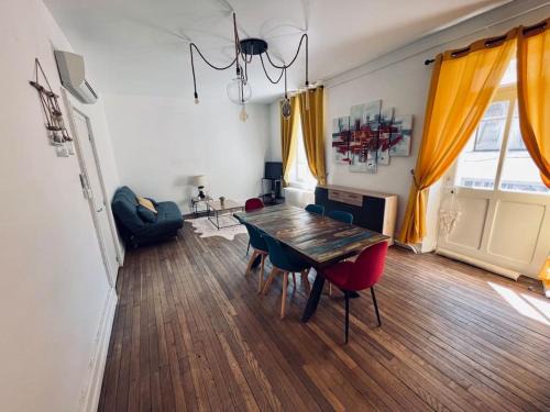 Verdun Apartment | Cozy Le Cocon de Sasha: Pet & Child Friendly Retreat