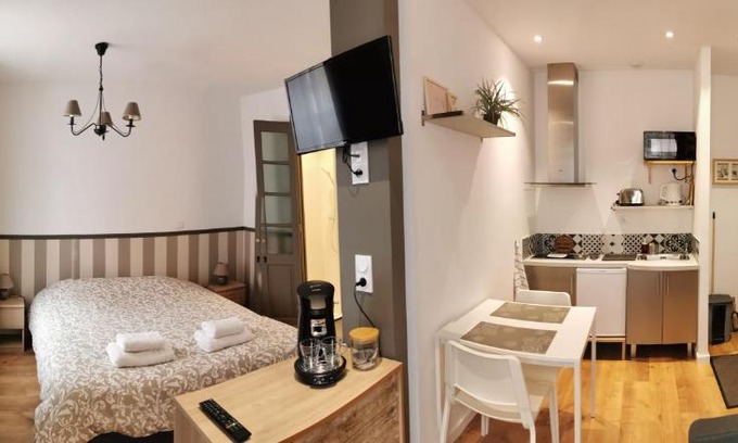 Lens Apartment | Family-Friendly Le Cocon du Centre Ville with High Guest Ratings