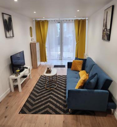 Duvy Apartment | Discover Le Cocon: Family-Friendly Stay with Great Reviews