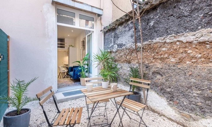 Villette - Maisons Neuves Apartment | Relax at Le Cocon Part-dieu Ré with Spa and Kitchen Access