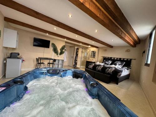 Lunel Hotel | Relaxing Getaway at Le Cocon SPA for Honeymoon Bliss