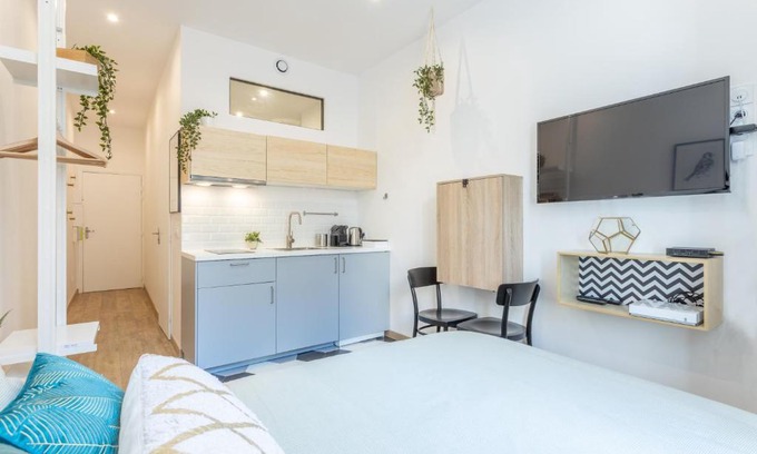 Villette - Maisons Neuves Apartment | Cozy Le Cocon Villette: Family-Friendly with Breakfast