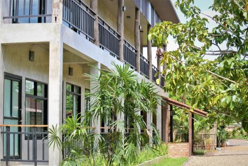 Cho Lae Resort | Affordable Family-Friendly Stay at Le Cocotier Hotel