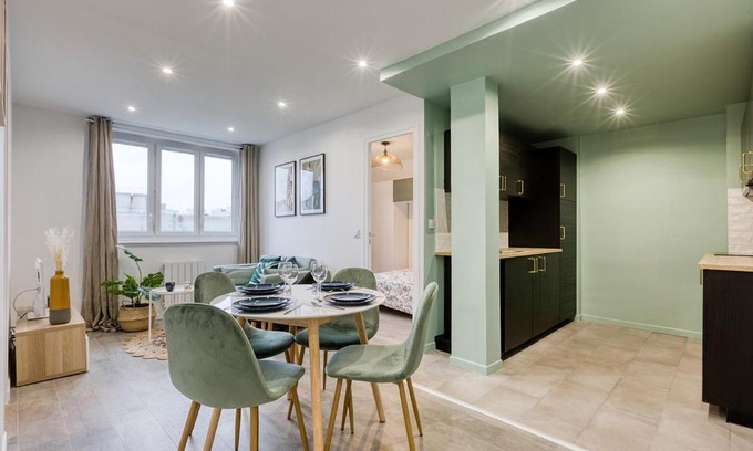 Bobigny Apartment | Modern Apartment for 4 at Le Colbert - Family Friendly Stay