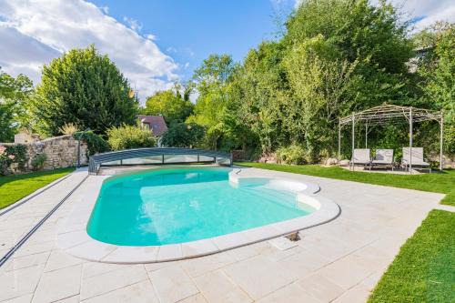 Montgeroult Villa | Enchanting Le Colombier with Oceanfront Pool and Views