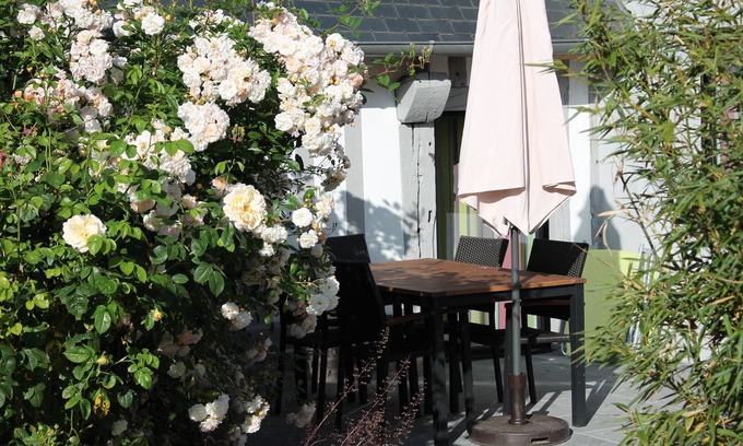 Le Hanouard House | Relax at Le Colvert: Private Jacuzzi & Sauna Retreat