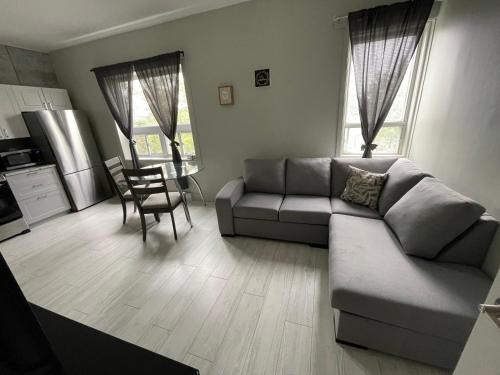 Rouyn-Noranda Apartment | Welcoming Le Convivial: Family-Friendly with Breakfast Included