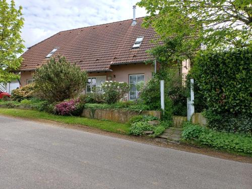 Roesrath Bed & Breakfast | Budget-Friendly Stays at Le Coq - Rated 9/10 for Comfort