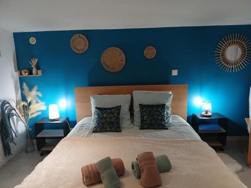 Saint-Andre-de-Cubzac Bed & Breakfast | Serene Oceanfront Retreat at Le Cosy Cabarieu