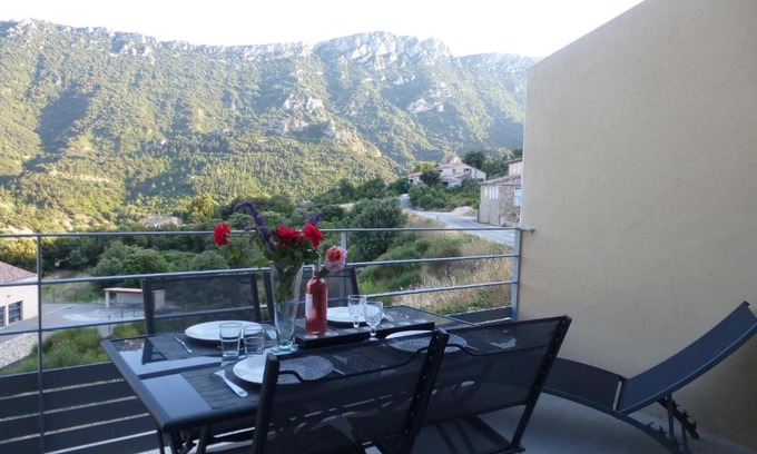 Duilhac-sous-Peyrepertuse House | Exceptional Stay at Le Cosy Gite with Hot Tub & Family Fun