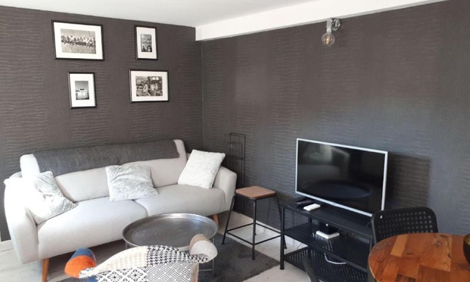 Ouistreham Apartment | Oceanfront Retreat at Le Cosy Plage: Rated 9.3/10