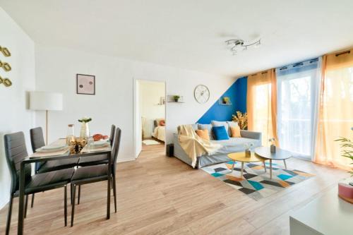 Les Aunettes Apartment | Comfortable Stay Just 5 Minutes from Evry Station