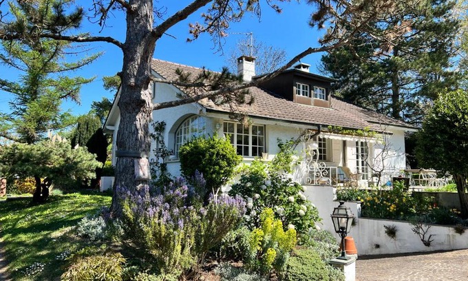 Collonge-Bellerive House | Discover Comfort at Le Cottage - Rated 8.5/10 by Guests