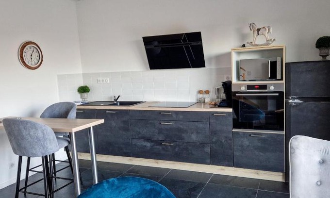 Sene Apartment | Cozy Le Cottage with Ocean View & Pet-Friendly Amenities