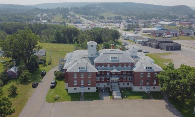 Sainte-Anne-des-Monts Apartment | Pet-Friendly Retreat at Le Couvent – Rated 8/10 by Guests