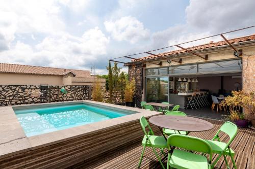 Centre Historique Apartment | Elegant Penthouse at Le Couvent des Ursulines with Pool