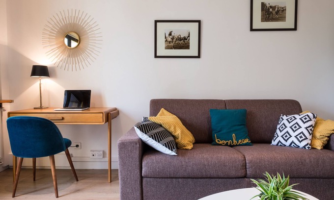 Apremont Cottage | Charming Cottage at Le Criollo near Chantilly Polo Club