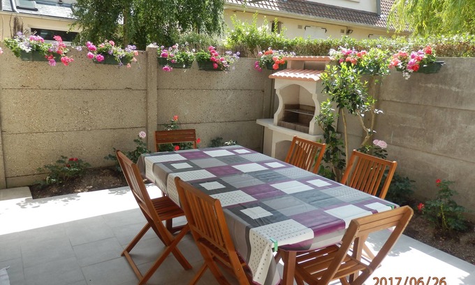 Le Crotoy Cottage | Beachside Bliss at La Rose des Sables - Guest Rated 9.2/10