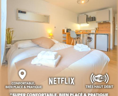 Banassac Apartment | Explore Le Déroc: Netflix, Wi-Fi & Terrace Perks Await