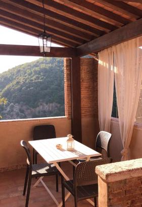 Sassetta Apartment | Discover Le Dame del Borgo: 9.5/10 and Pet Friendly