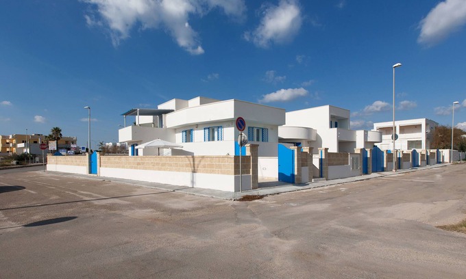 Marina di Pescoluse Apartment | Relax at Le Dimore Turchesi with Oceanfront Views