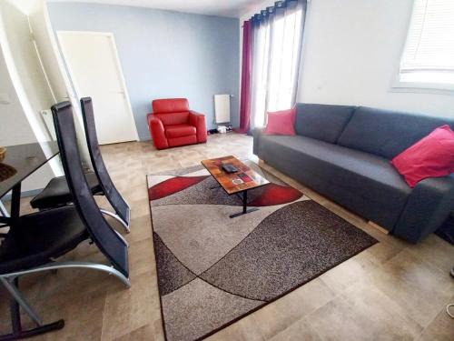 Bobigny House | Discover Le Diplomate: Family-Friendly with Great Reviews