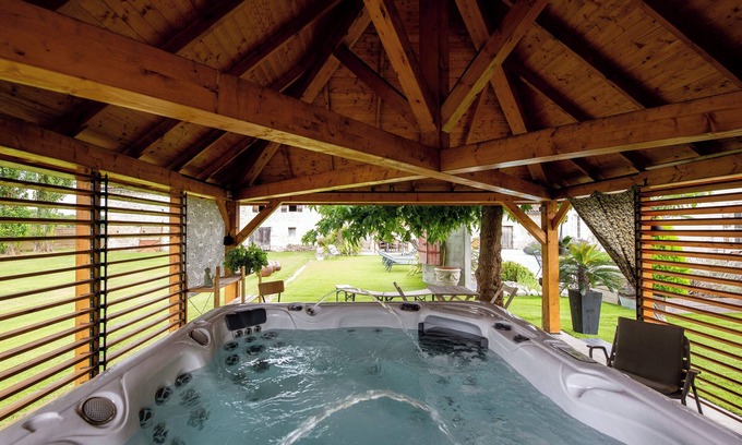 Salignac House | Unforgettable Experience at Le Domaine d'Ardgalen Hotel