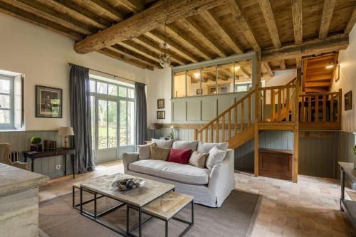 Courances House | Discover Le Domaine de Courances - Historic Oceanfront Retreat