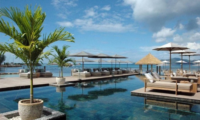 La Passe Resort | Experience Elegance at Le Domaine de L'Orangeraie Hotel