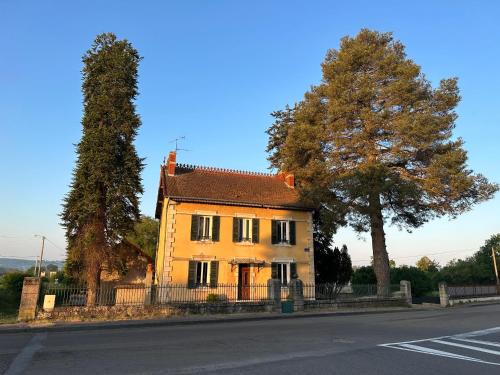 Epinac House | Experience Relaxation at Le Domaine de la Garenne Hot Tub