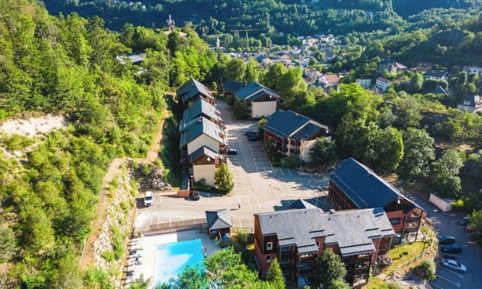 Ax-les-Thermes Apartment | Le Domaine de la Vallée d'Ax 2P6C Clim