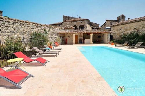 Saint-Maurice-d'Ibie House | Gite les Vignes - Pet Friendly Oceanfront Retreat