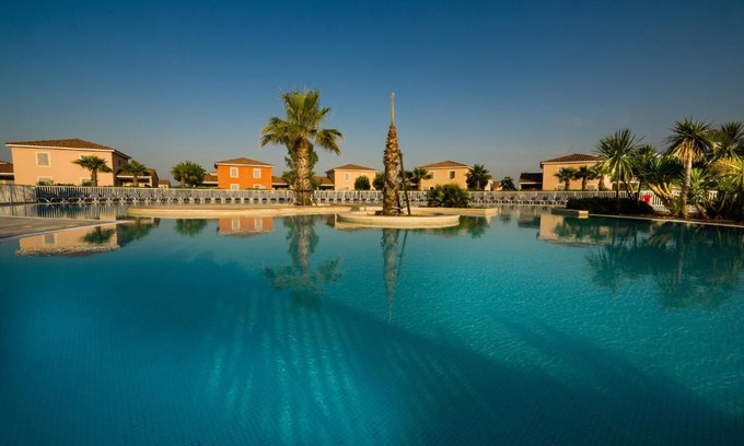 Fabregues Resort | Relax at Le Domaine du Golf*** with Oceanfront Amenities