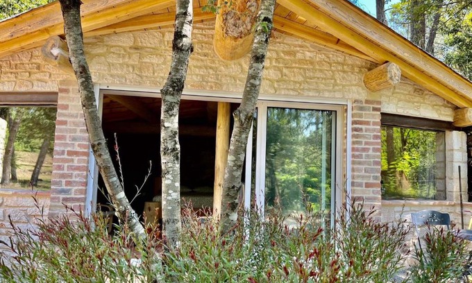 Gagnieres Ski Chalet | Discover Le doux refuge: Pet & Child Friendly Retreat
