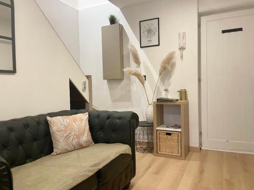 Faubourg-Raines Apartment | Cozy Le Duplex: Family-Friendly Stay Near Gastronomic Delights