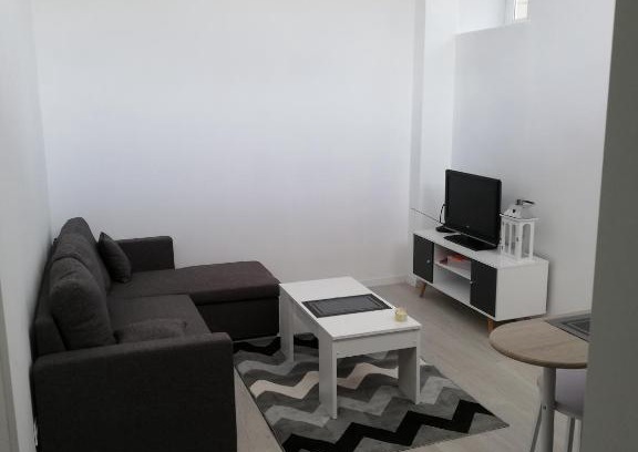 Fleury-sur-Orne Bed & Breakfast | Inviting Duplex for Your Next Getaway