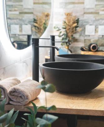 Laval Apartment | Stylish Stay at LE FACTORY Near SNCF Laval Station