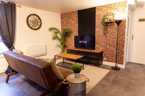 Moussy-le-Neuf Apartment | Kid-Friendly Retreat Near Roissy CDG and Parc Astérix