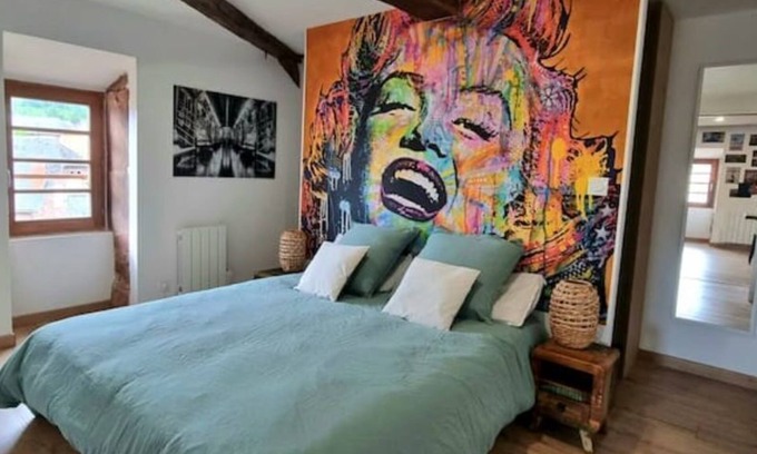 Meyssac Apartment | Family-Friendly Stays at Le Fifties for Memorable Getaways