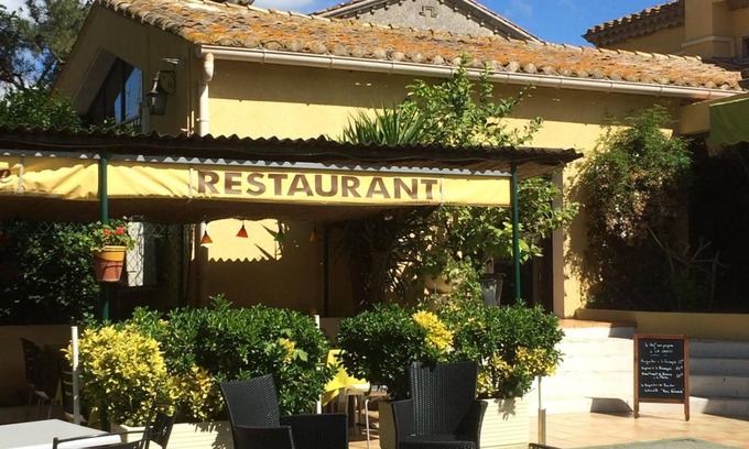 Albaron Hotel | Relax at Le Flamant Rose: Spa, Restaurant & Family-Friendly