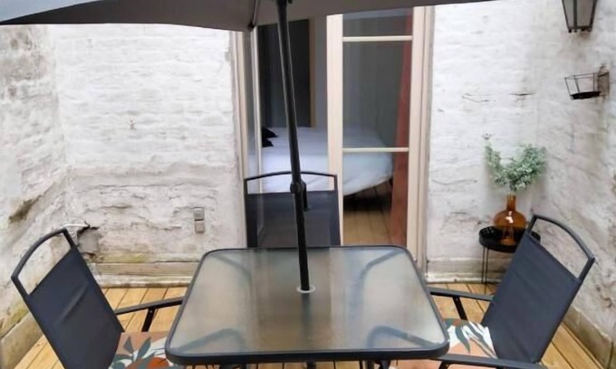 Saint-Quentin Apartment | Discover Le Flamboyant: Family-Friendly Stay with Kitchen