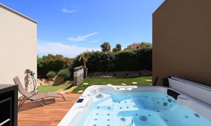 Villeneuve-les-Maguelone House | Oceanfront Bliss at Le Flamingo with Spa & Hot Tub