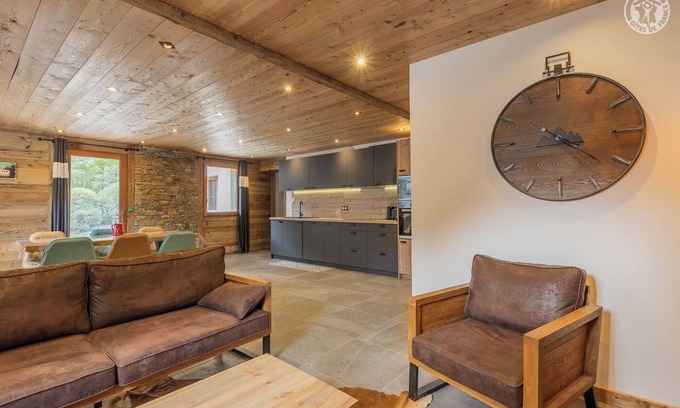 Bessans House | Cozy LE Flocon RDC - Bessans: Pet Friendly with Breakfast
