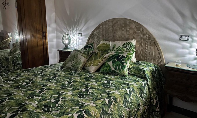 Aulla Apartment | Cozy Le Foglie di Lubo: Oceanfront Oasis with Pool