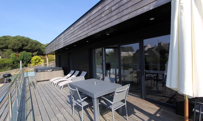 Lezardrieux House | Ocean View Retreat at Le Gîte de L'estuaire Spa & Hot Tub