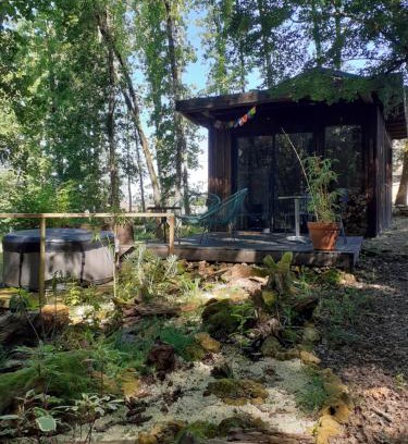 Couze-et-Saint-Front House | Discover Le gîte de la cabane de l'oiseau - Rated 9.5/10