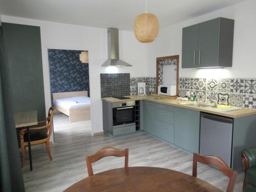 Saint-Savin Apartment | Welcoming Family Retreat at Le gîte des fresques